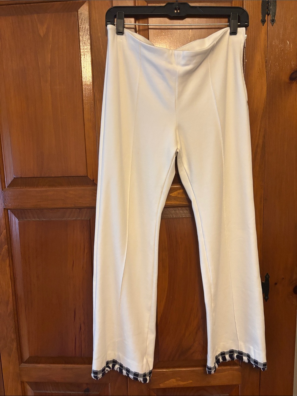 Vilagallo White pants with navy plaid fringe